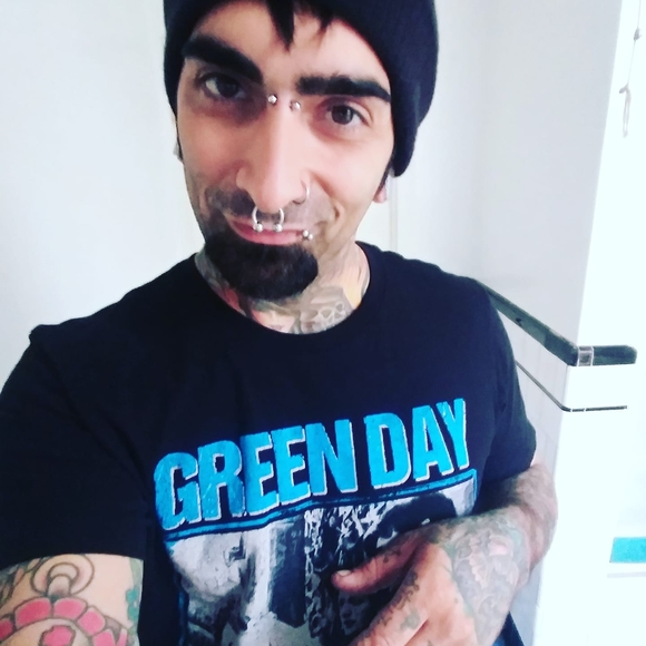 Meet your Posher, Kyle - Picture 1 of 1